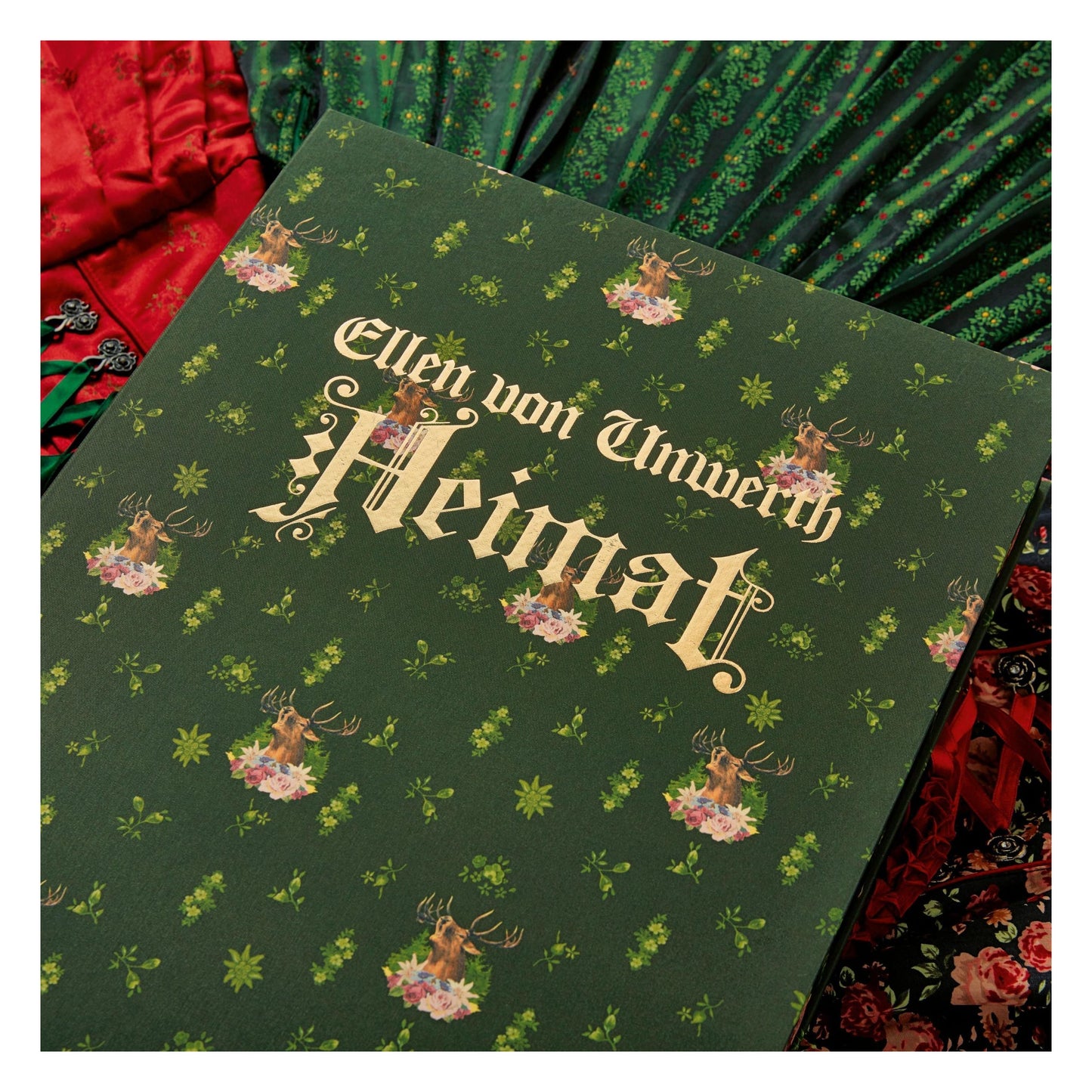 Ellen von Unwerth. Heimat, Art Edition No. 101–200 ‘The Cooks’ (German, French, English) (AP)