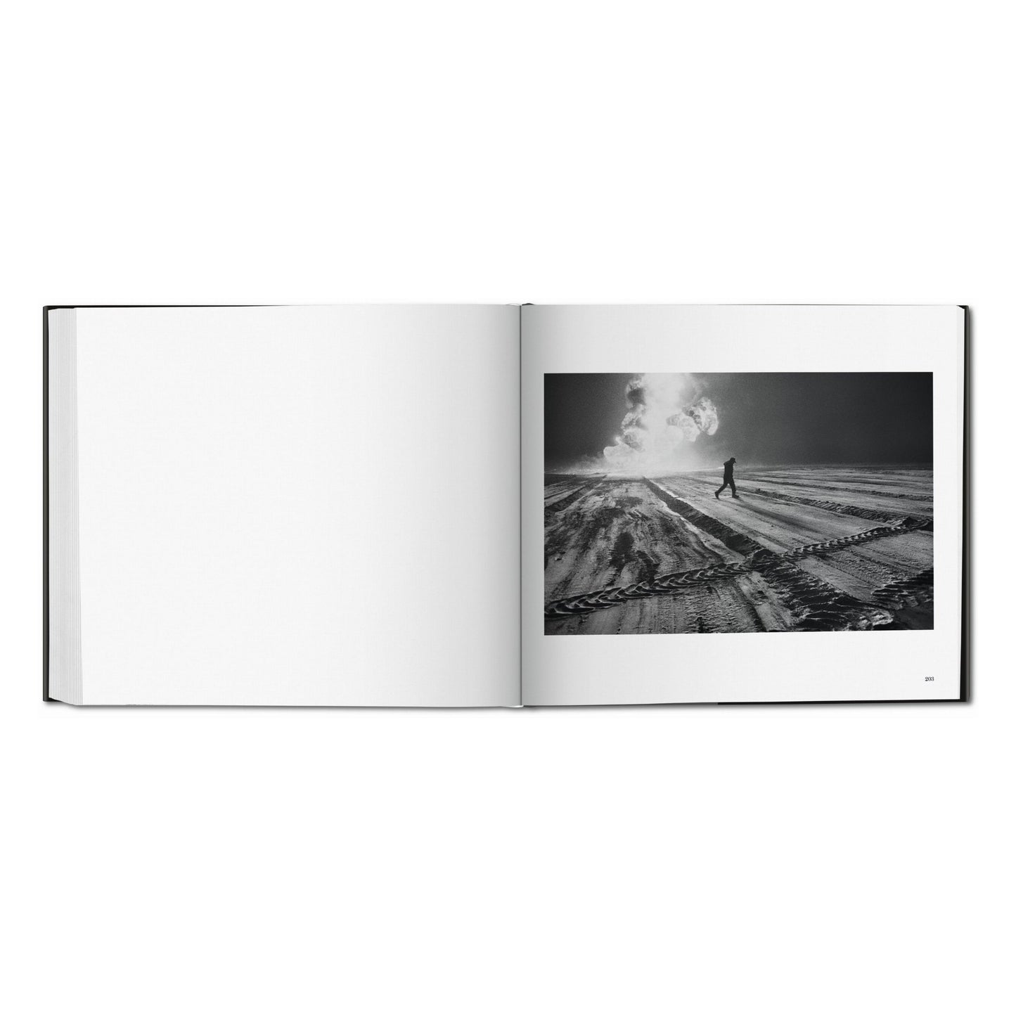 Sebastião Salgado. Kuwait. A Desert on Fire (German, French, English)
