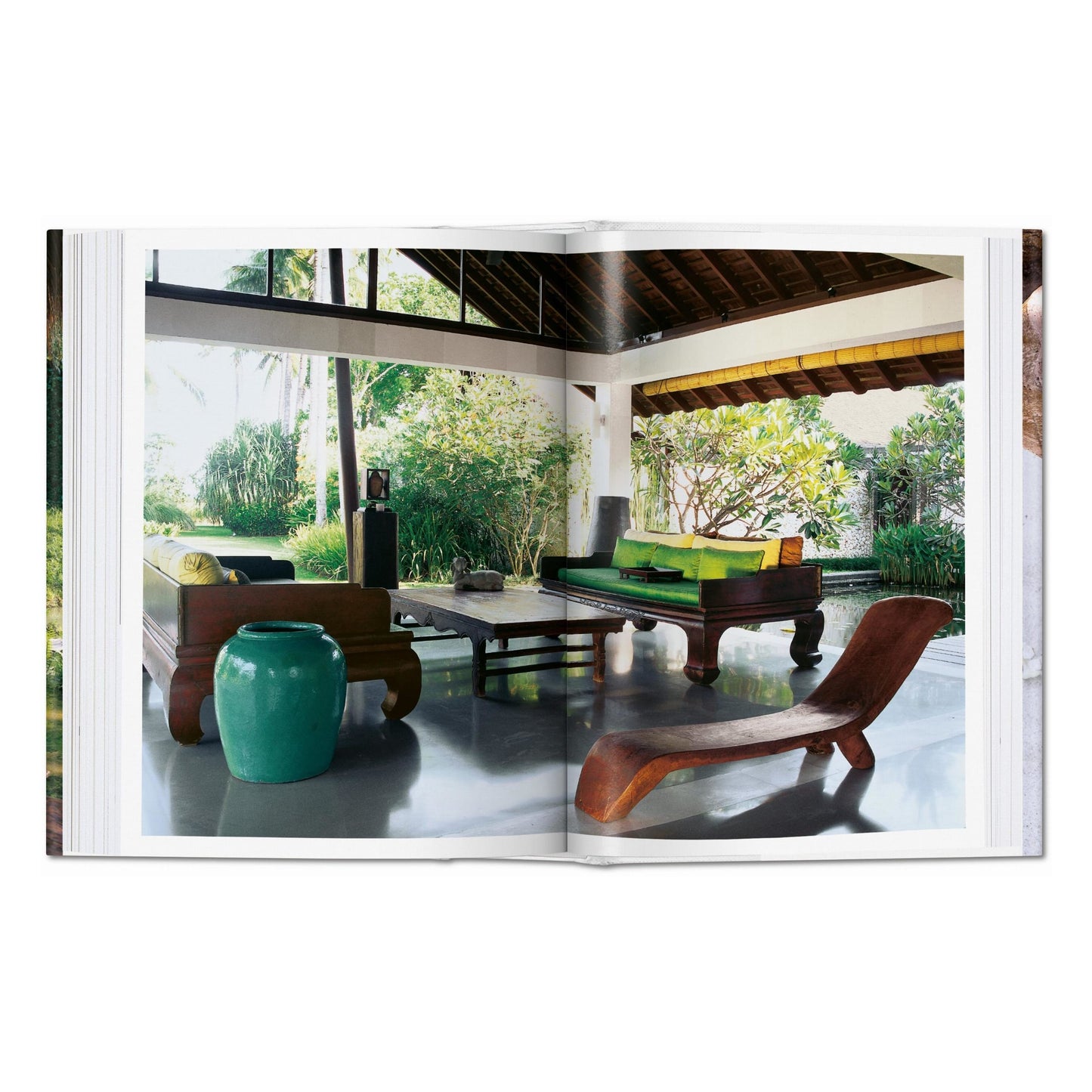 Living in Bali. 40th Ed. (Spanish, Italian, Portuguese)