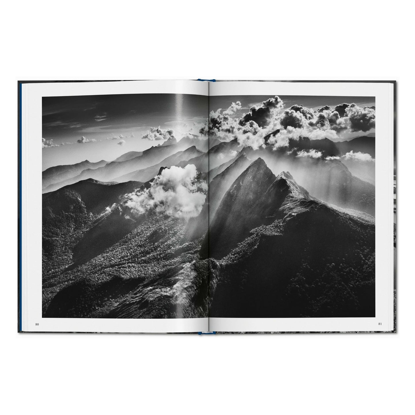 Sebastião Salgado. Amazônia (English)