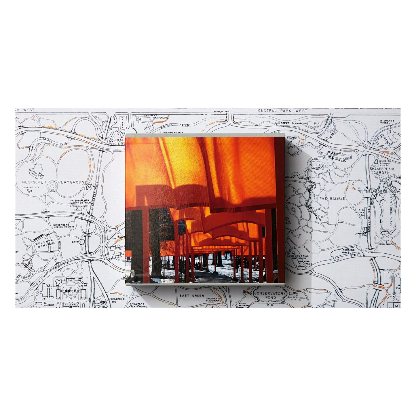 Christo and Jeanne-Claude. The Gates (English) (AP)