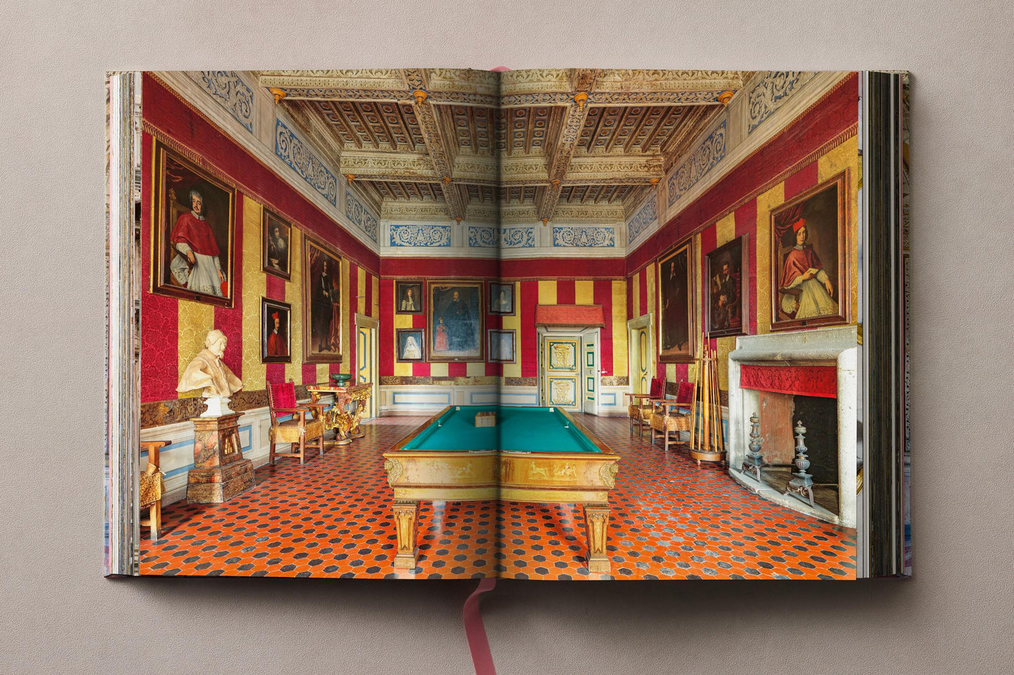 Massimo Listri. Italian Palaces (German, French, English)