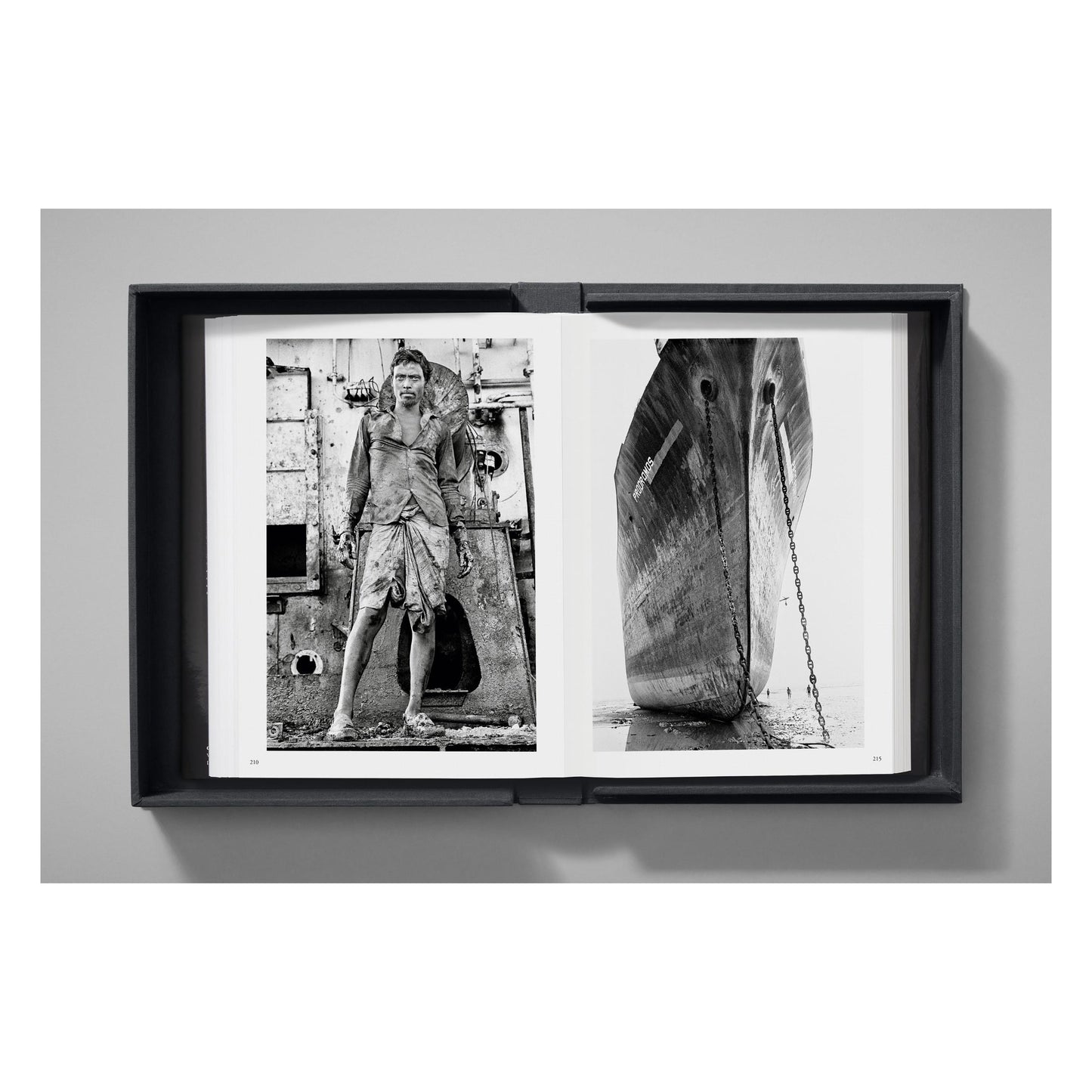 Sebastião Salgado. Workers. Art Edition No. 1–100 ‘Fishermen, Trapani, Italy, 1991’ (English) (AP)