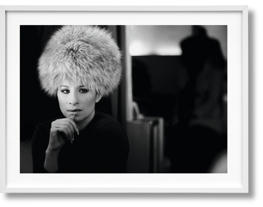 Barbra Streisand, Art Edition No. 101–200, Lawrence Schiller ‘Streisand En Route To London’ (German, French, English) (AP)