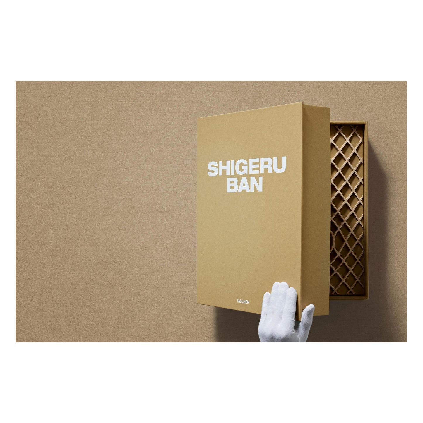 Shigeru Ban. Complete Works 1985–Today. Art Edition ‘Bamboo Gridshell Roof’, 2023 (German, French, English) (AP)