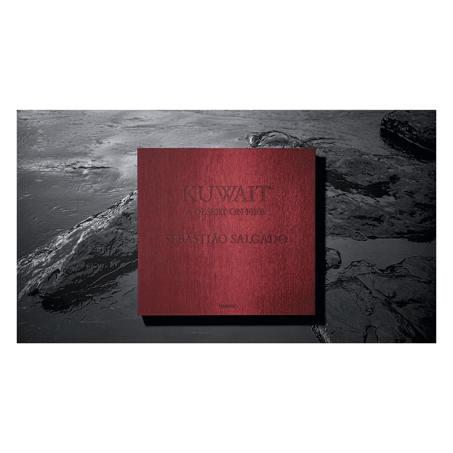 Sebastião Salgado. Kuwait. A Desert on Fire (English)