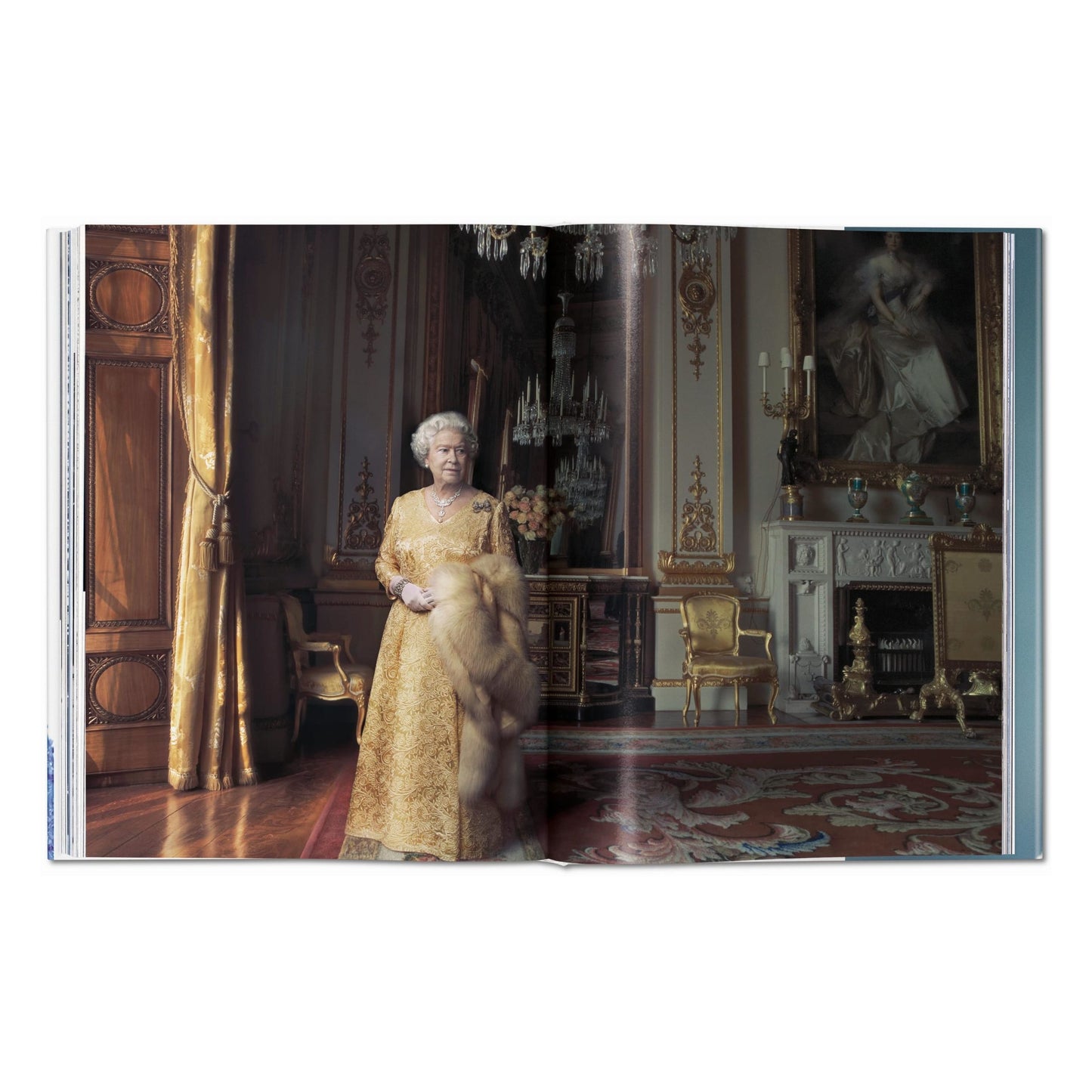 Her Majesty. A Photographic History 1926–2022 (German, French, English)