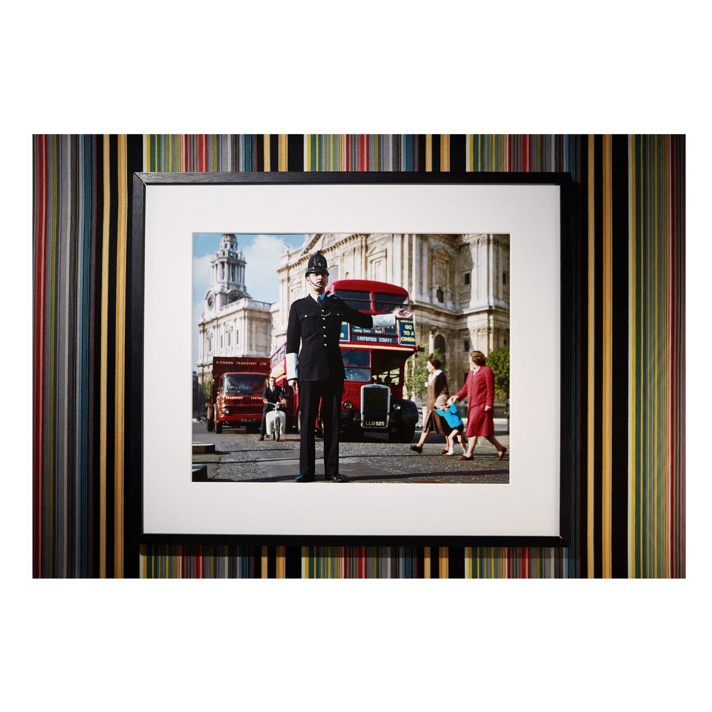 London. Portrait of a City, Paul Smith Edition No. 501–1,000 ‘Traffic Policeman’ (German, French, English) (AP)