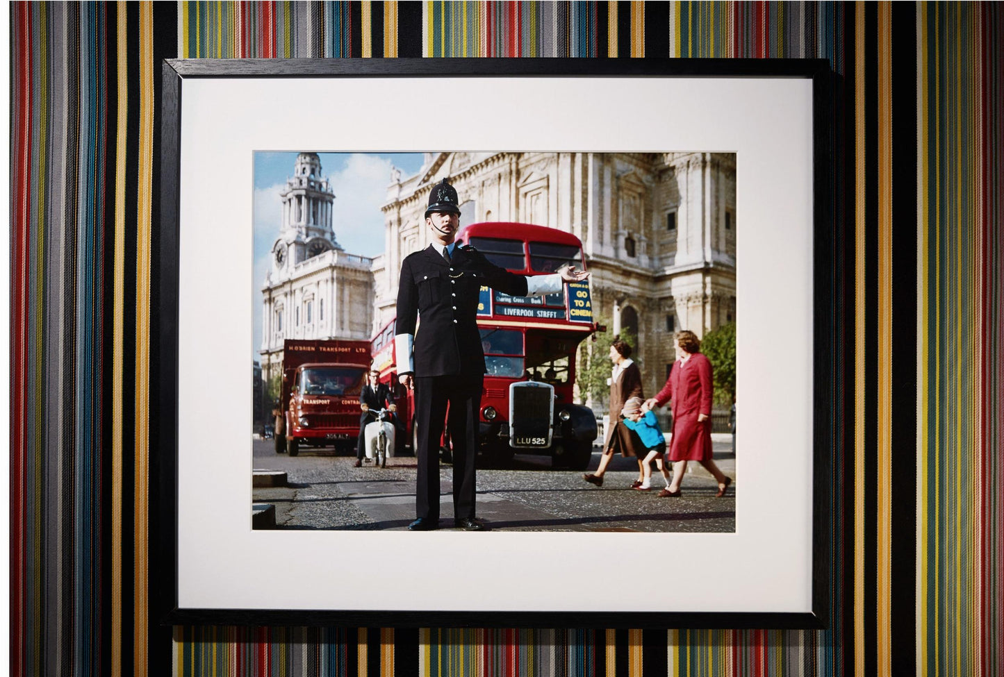 London. Portrait of a City, Paul Smith Edition No. 501–1,000 ‘Traffic Policeman’ (German, French, English) (AP)