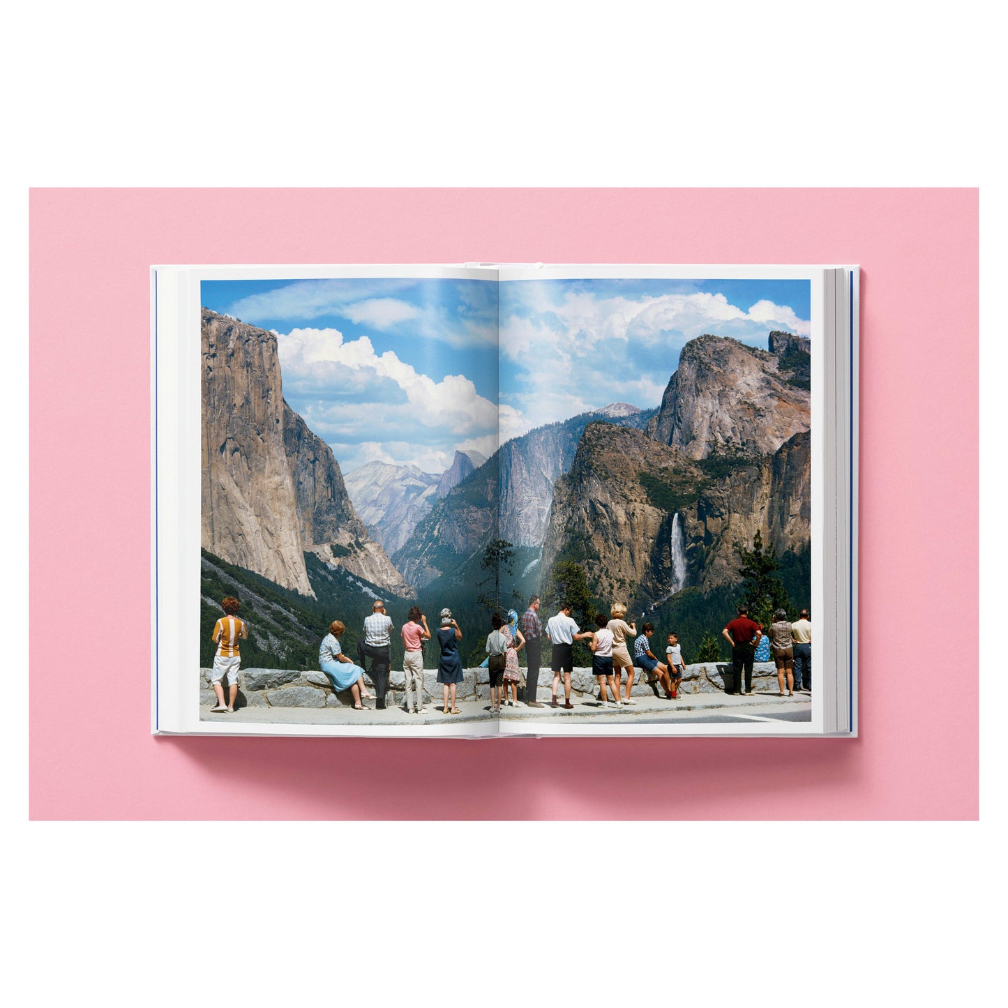 National Geographic. Around the World in 125 Years (English)