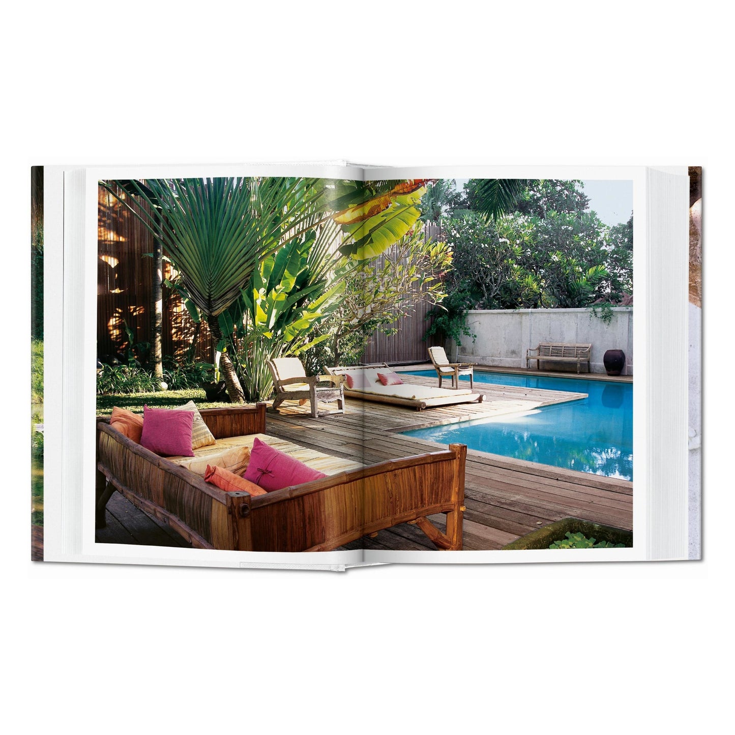 Living in Bali. 40th Ed. (Spanish, Italian, Portuguese)