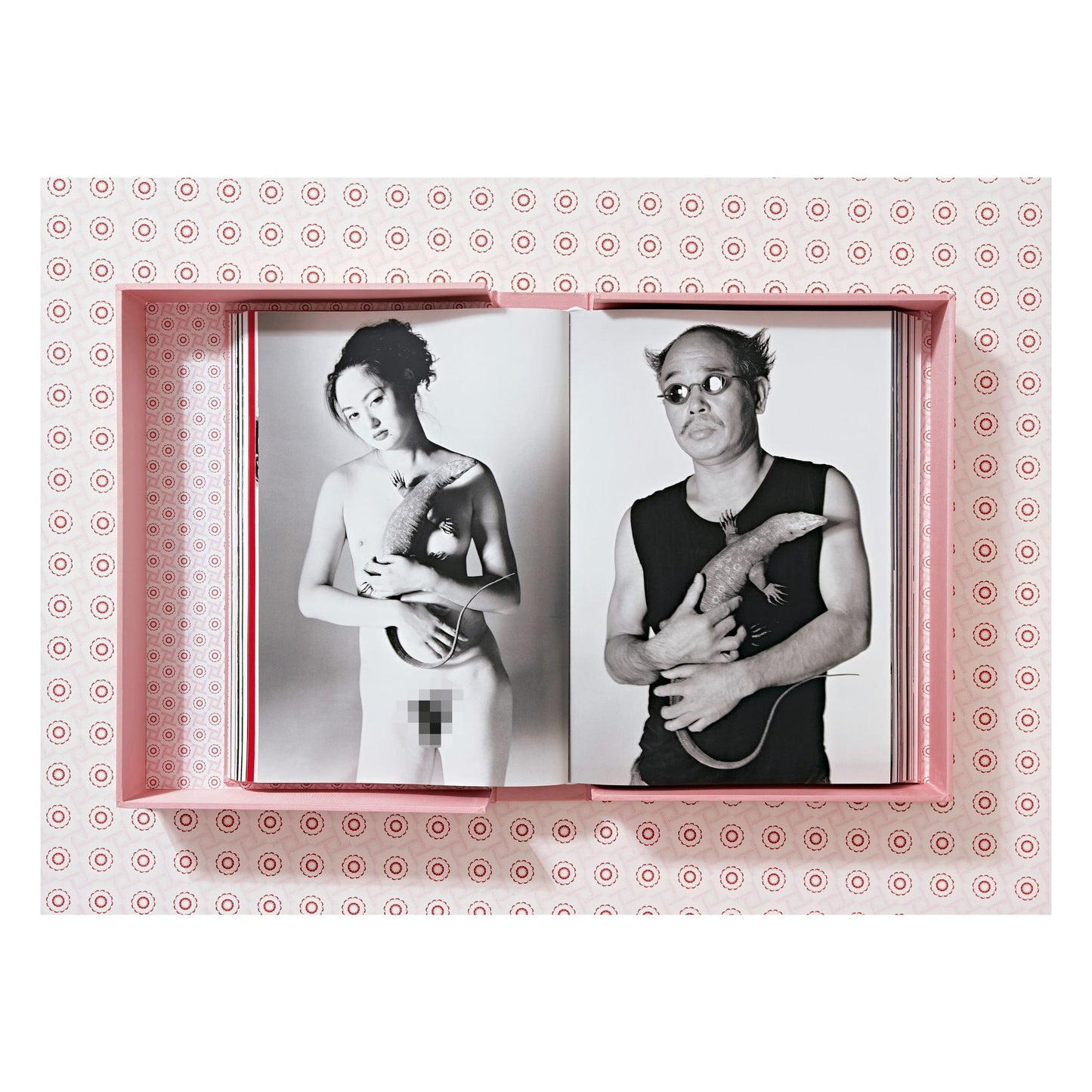 Araki (German, French, English) (SA)