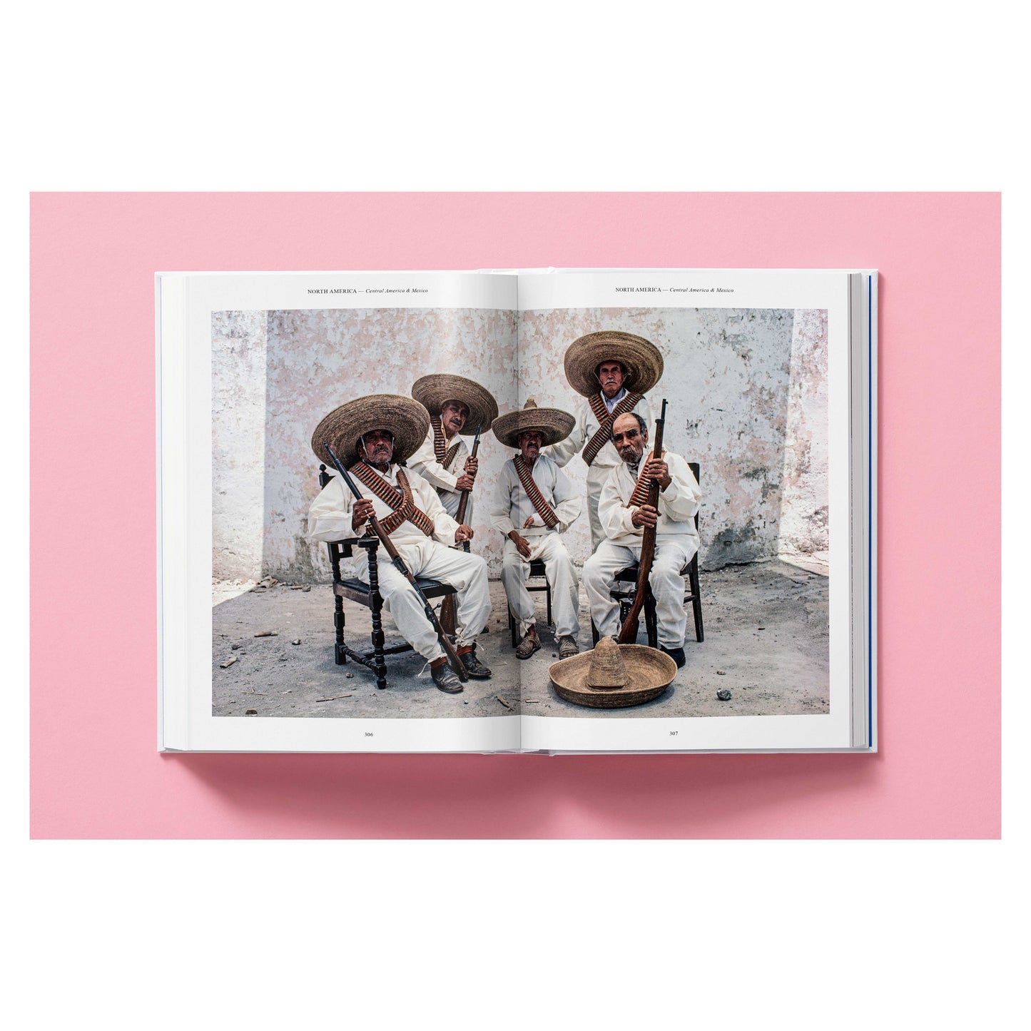 National Geographic. Around the World in 125 Years (English)