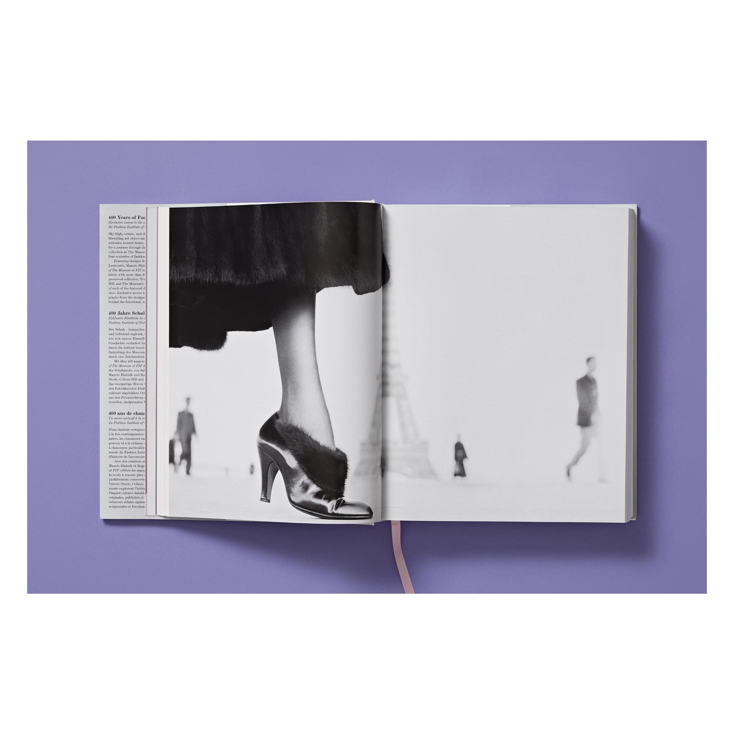 Shoes A–Z. The Collection of The Museum at FIT (German, French, English)