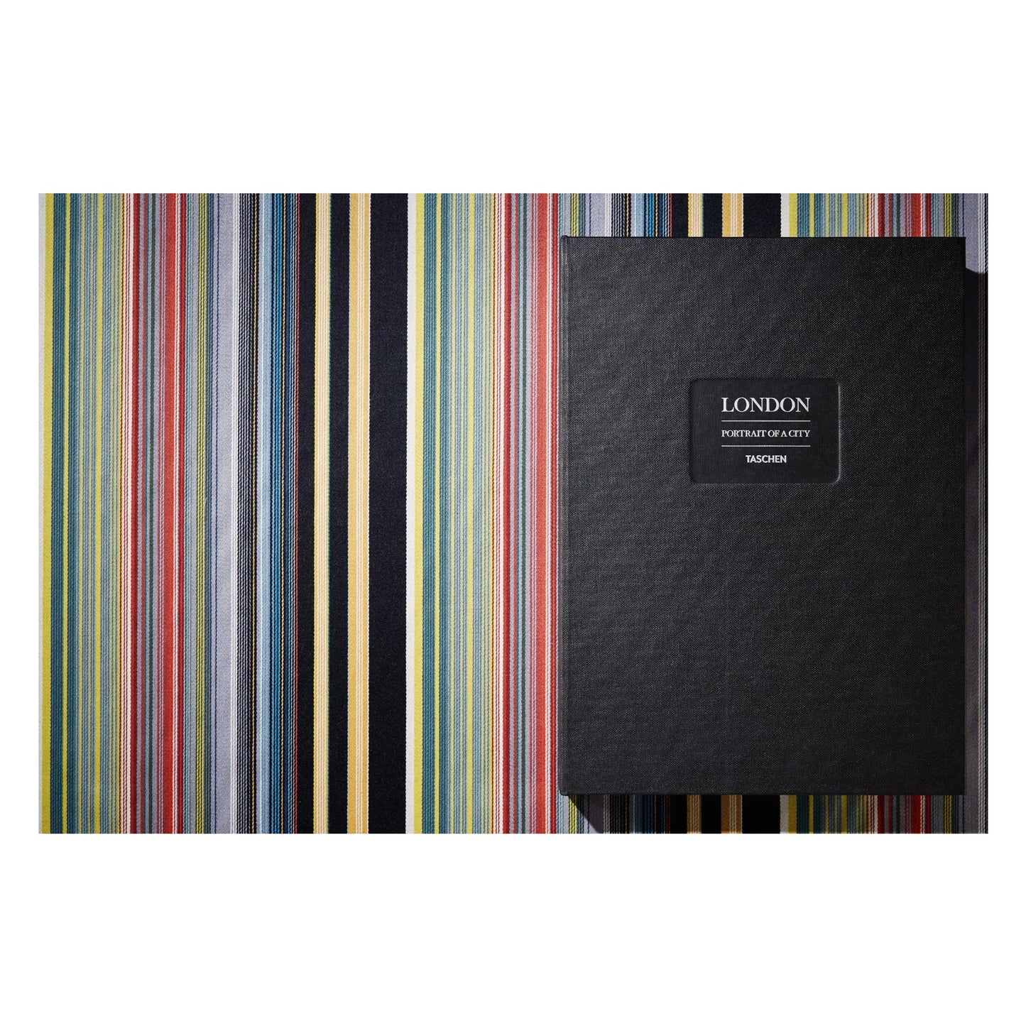 London. Portrait of a City, Paul Smith Edition No. 501–1,000 ‘Traffic Policeman’ (German, French, English) (SA)