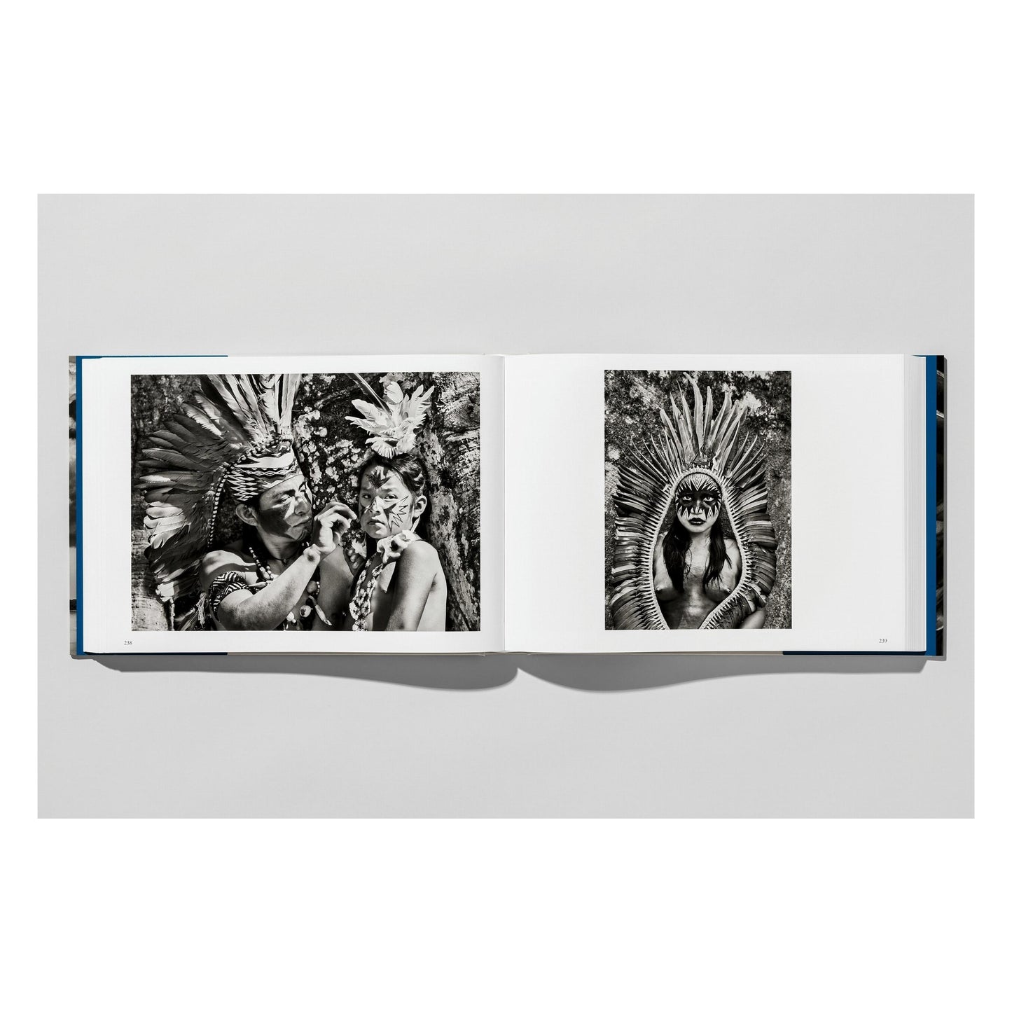 Sebastião Salgado. Amazônia (English)