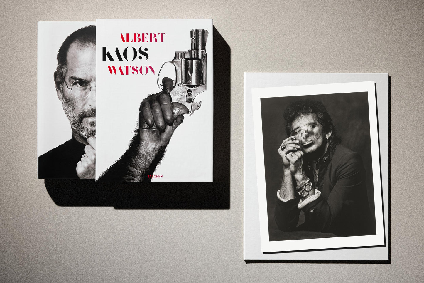 Albert Watson. Kaos. 2nd Edition. Art Edition No. 151–200, 'Keith Richards, New York City', 1988 (German, French, English)