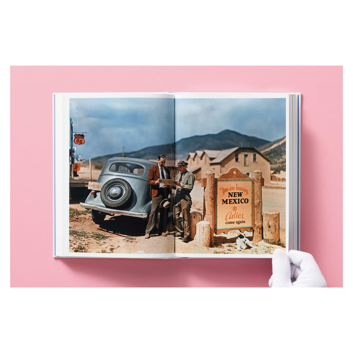 National Geographic. Around the World in 125 Years (English)