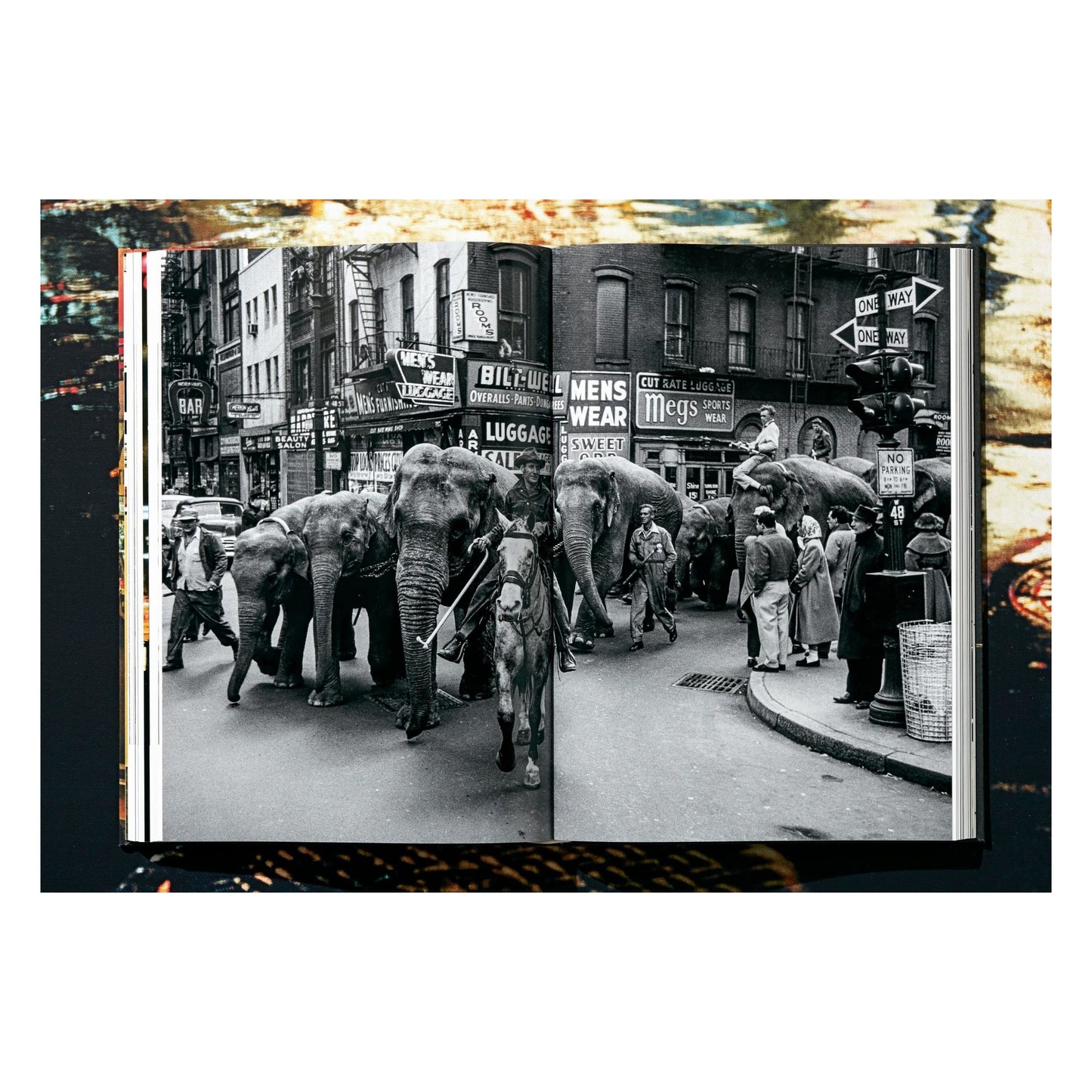Marvin E. Newman. Art Edition No. 226–300 ‘42nd Street, 1983’ (English)