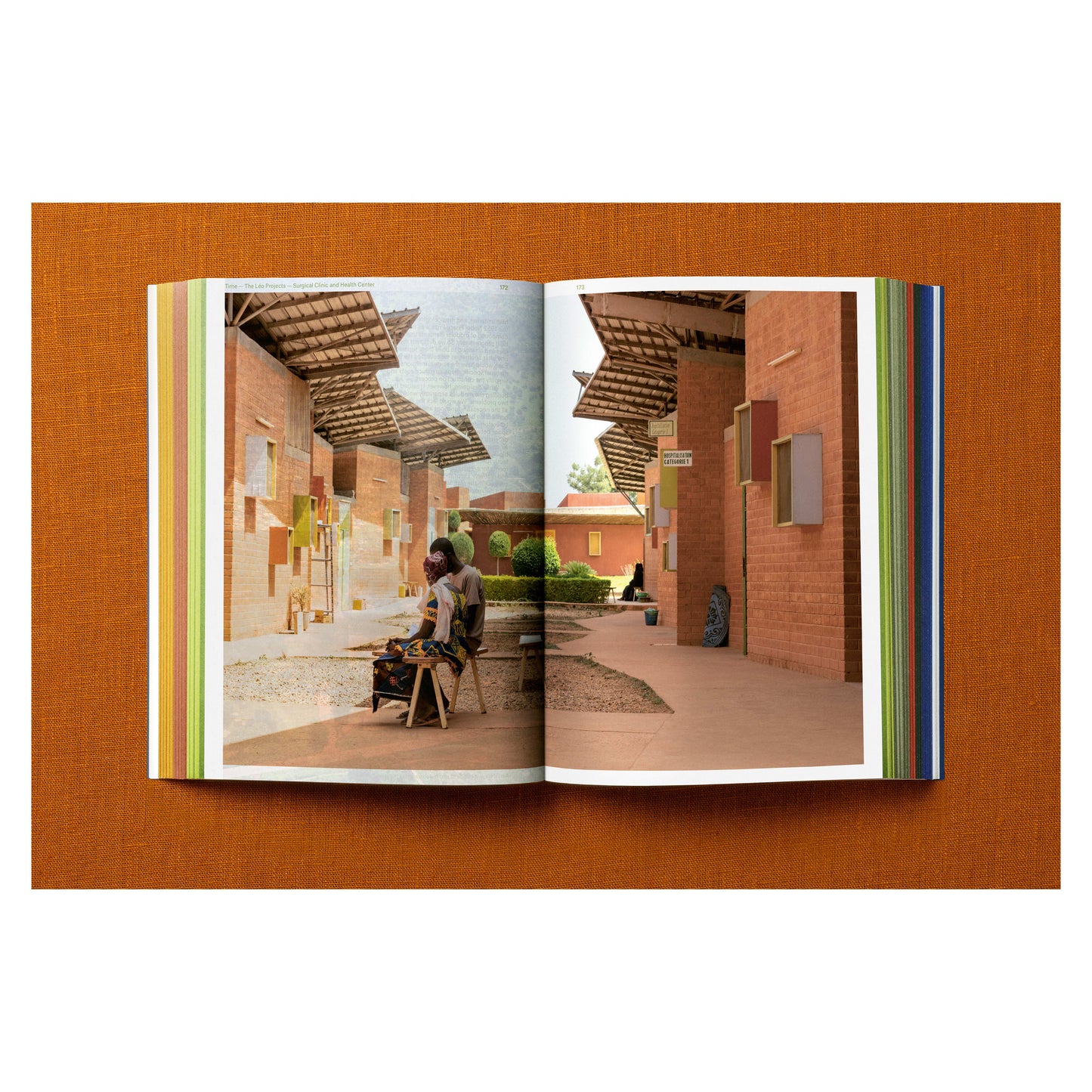 Francis Kéré. Building Stories. Art Edition No. 1–100, ‘Building Brick’ (English) (AP)