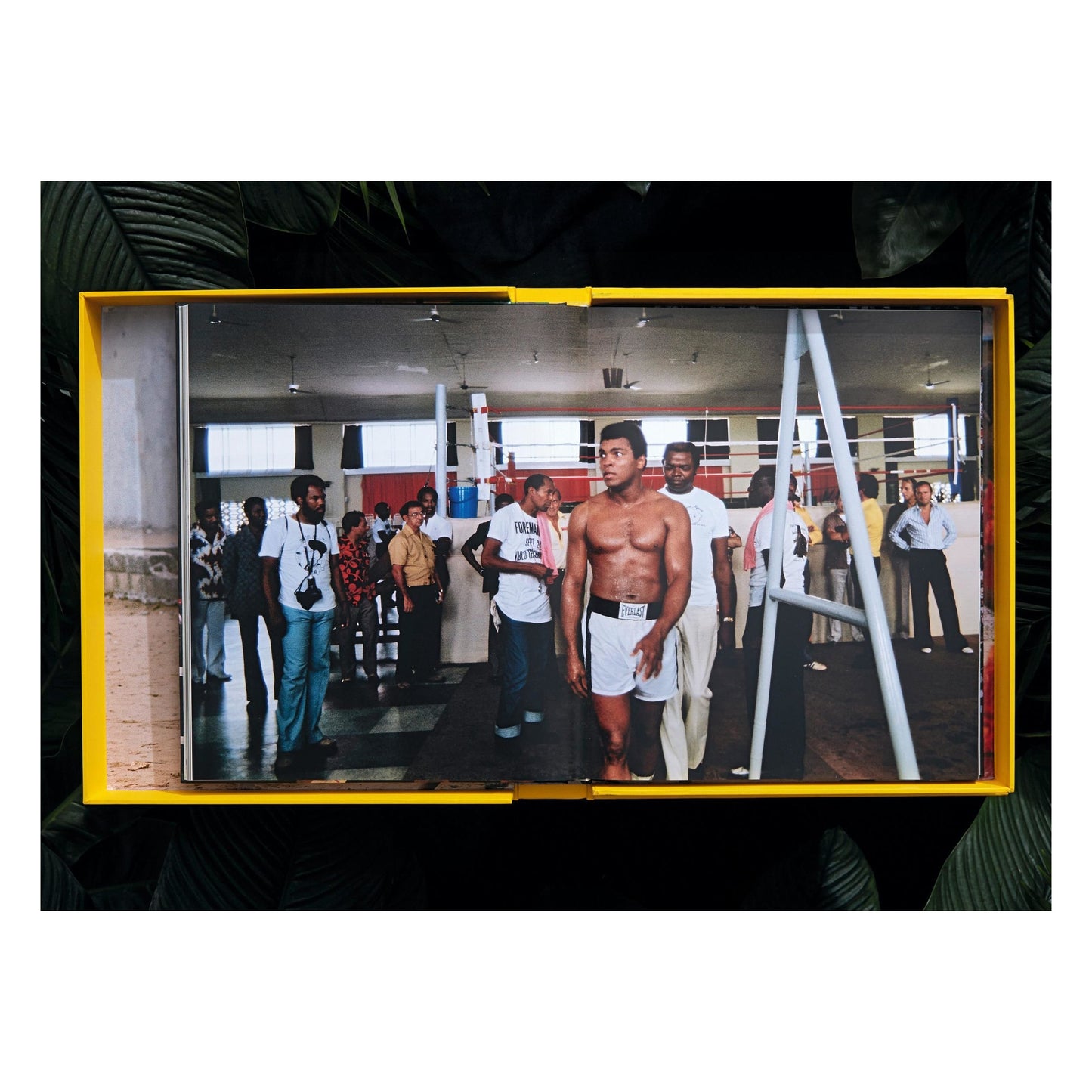Norman Mailer. N.Leifer. H.Bingham. The Fight. Art Edition No. 1–125, Neil Leifer ‘Ali vs. Foreman – Ali Glaring at Foreman’ (English)