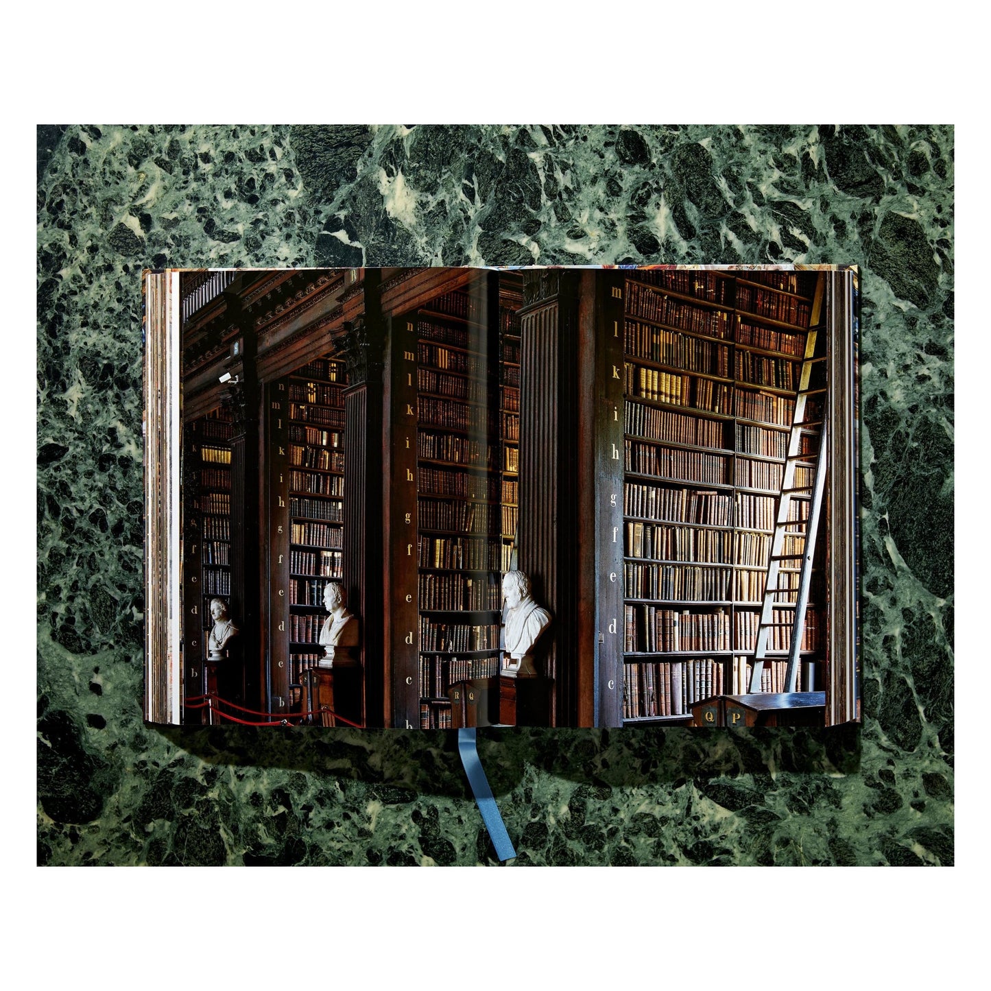 Massimo Listri. The World’s Most Beautiful Libraries (German, French, English)