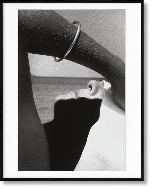 Ralph Gibson. Photographs 1960–2024. Art Edition No. 101–200 ‘Untitled, Sardegna, 1980’ (German, French, English) (AP)