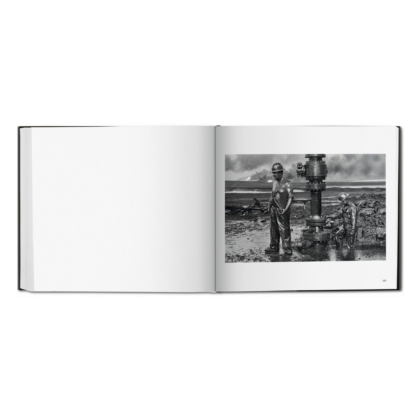 Sebastião Salgado. Kuwait. A Desert on Fire (German, French, English)