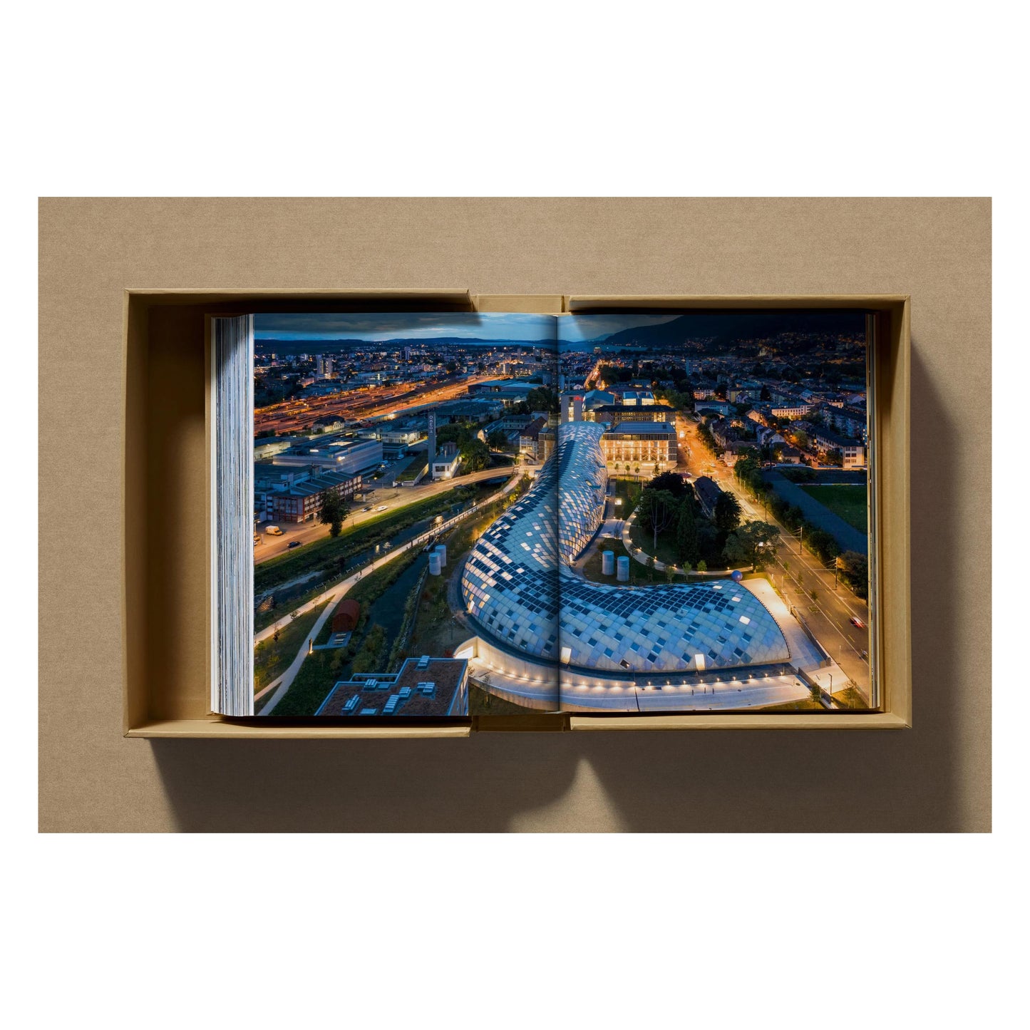 Shigeru Ban. Complete Works 1985–Today. Art Edition ‘Bamboo Gridshell Roof’, 2023 (German, French, English) (AP)