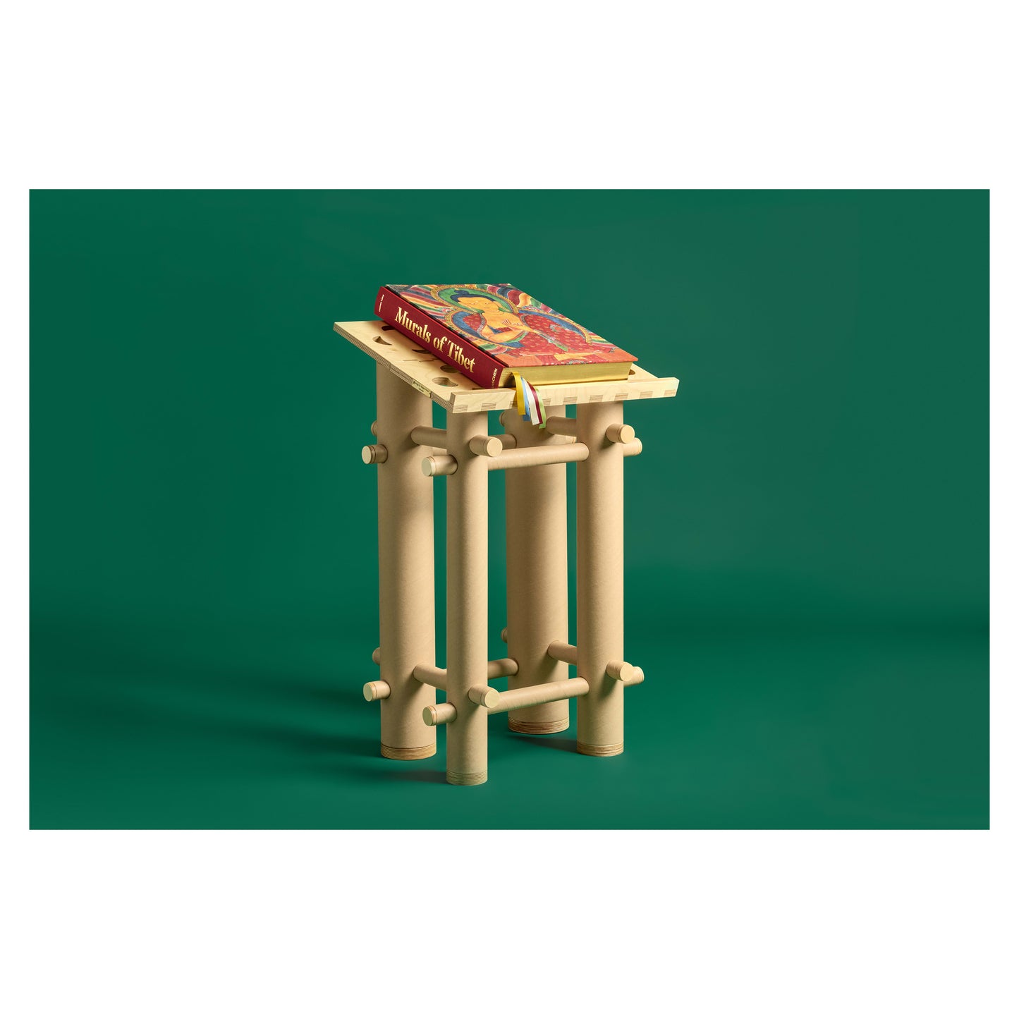 Shigeru Ban. Bookstand