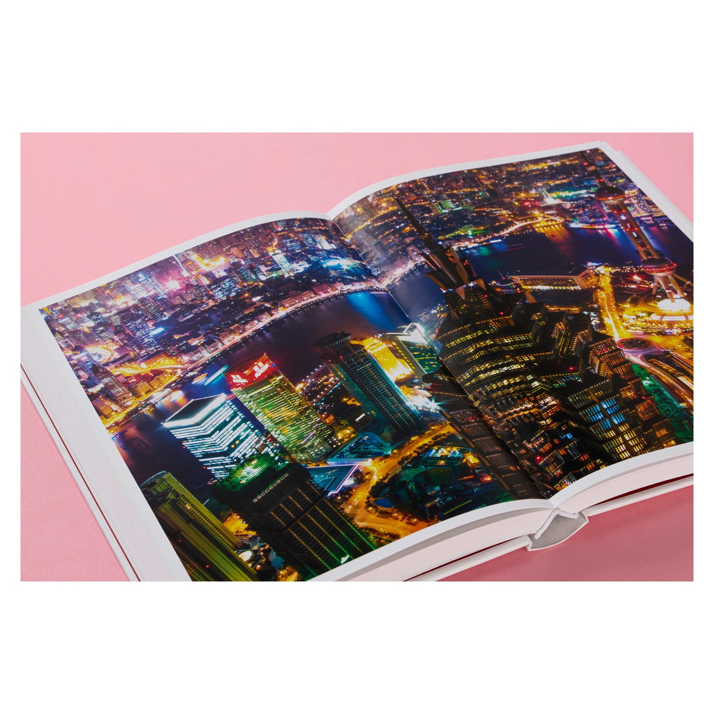 National Geographic. Around the World in 125 Years (English)
