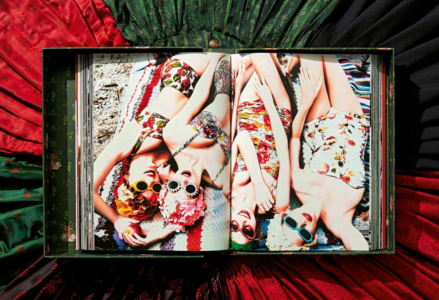 Ellen von Unwerth. Heimat. Art Edition No. 201–300 ‘Spy Device’ (German, French, English)