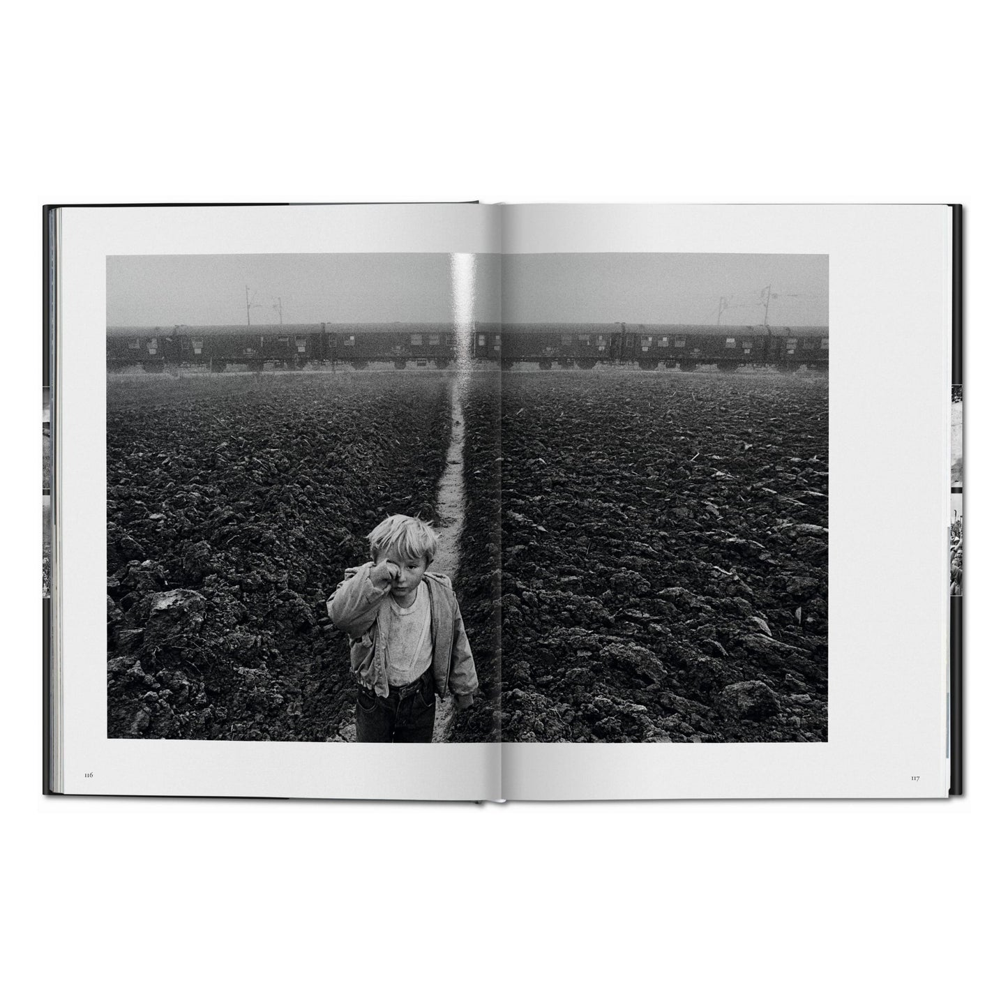 Sebastião Salgado. Exodus (English)