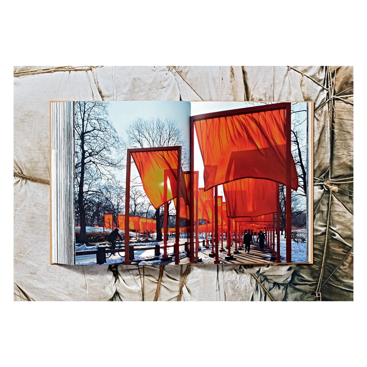 Christo and Jeanne-Claude. Updated Edition (German, French, English)