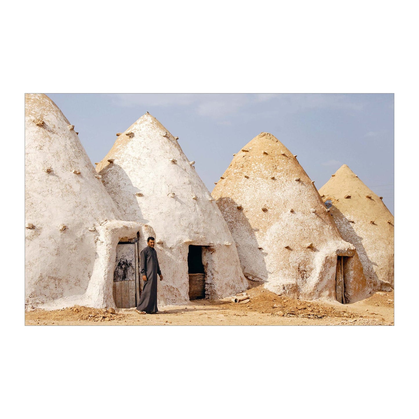 Jean Pistre. Tracing the Roots of Architecture. Traditional Buildings around the World (English)