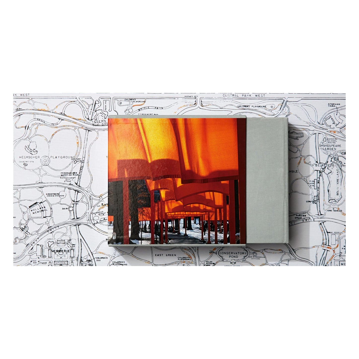 Christo and Jeanne-Claude. The Gates (English) (AP)