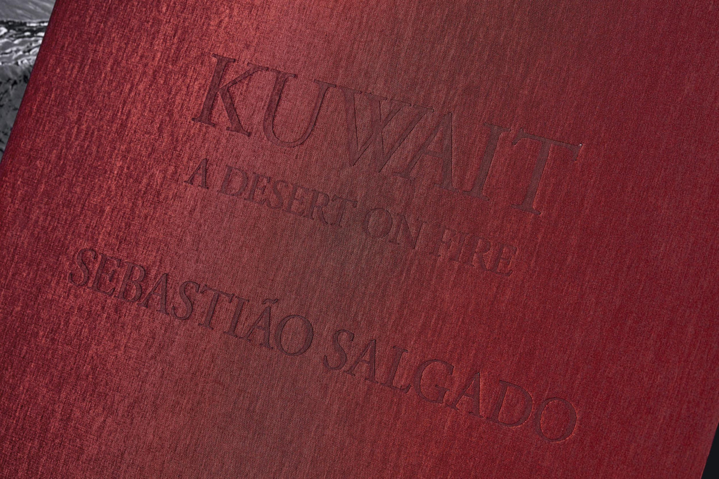 Sebastião Salgado. Kuwait. A Desert on Fire (English) (SA)