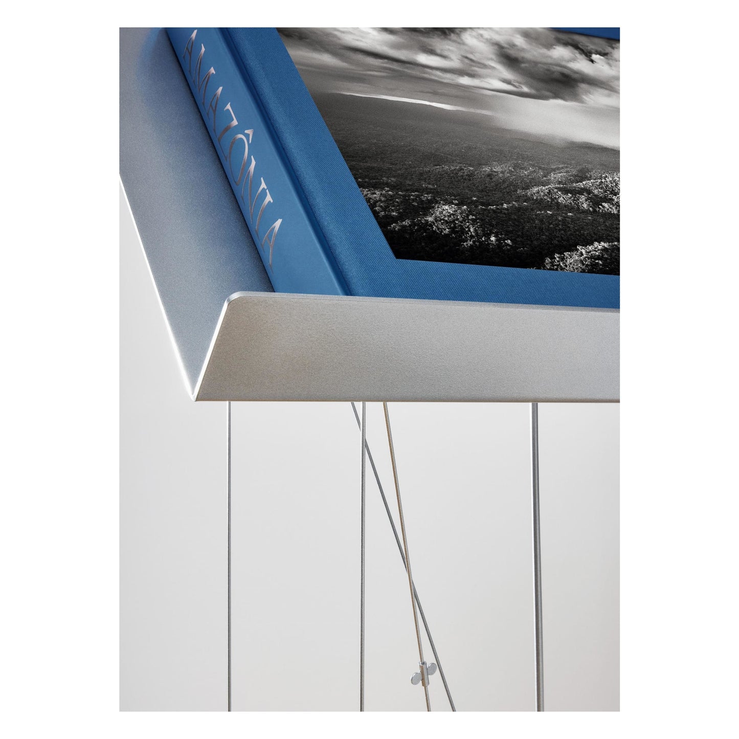 Sebastião Salgado. Amazônia, Art Edition No. 301–400 ‘The Paraná connecting the Rio Negro with the Cuyuní River’ (English)