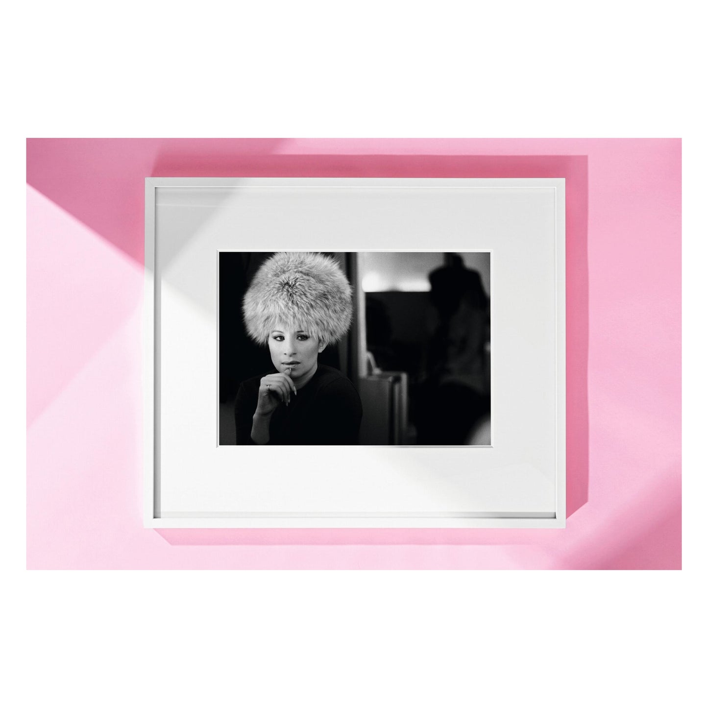 Barbra Streisand, Art Edition No. 101–200, Lawrence Schiller ‘Streisand En Route To London’ (German, French, English) (AP)
