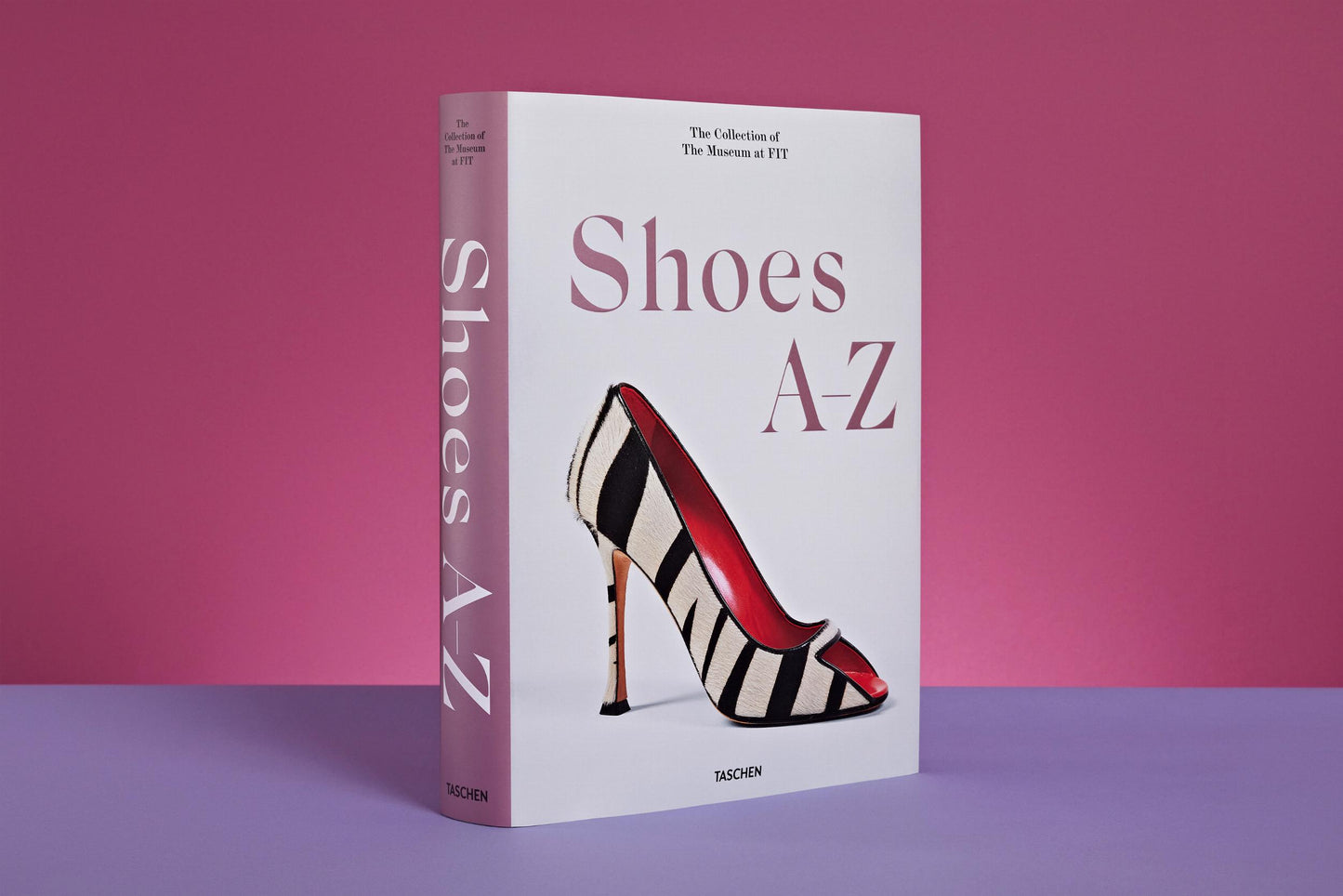 Shoes A-Z. The Collection of The Museum at FIT (German, French, English)