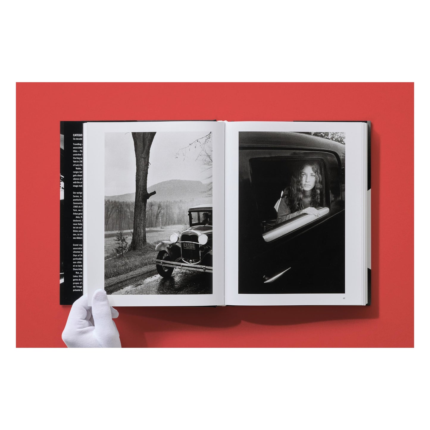 Ralph Gibson. Photographs 1960–2024. Art Edition No. 101–200 ‘Untitled, Sardegna, 1980’ (German, French, English) (AP)
