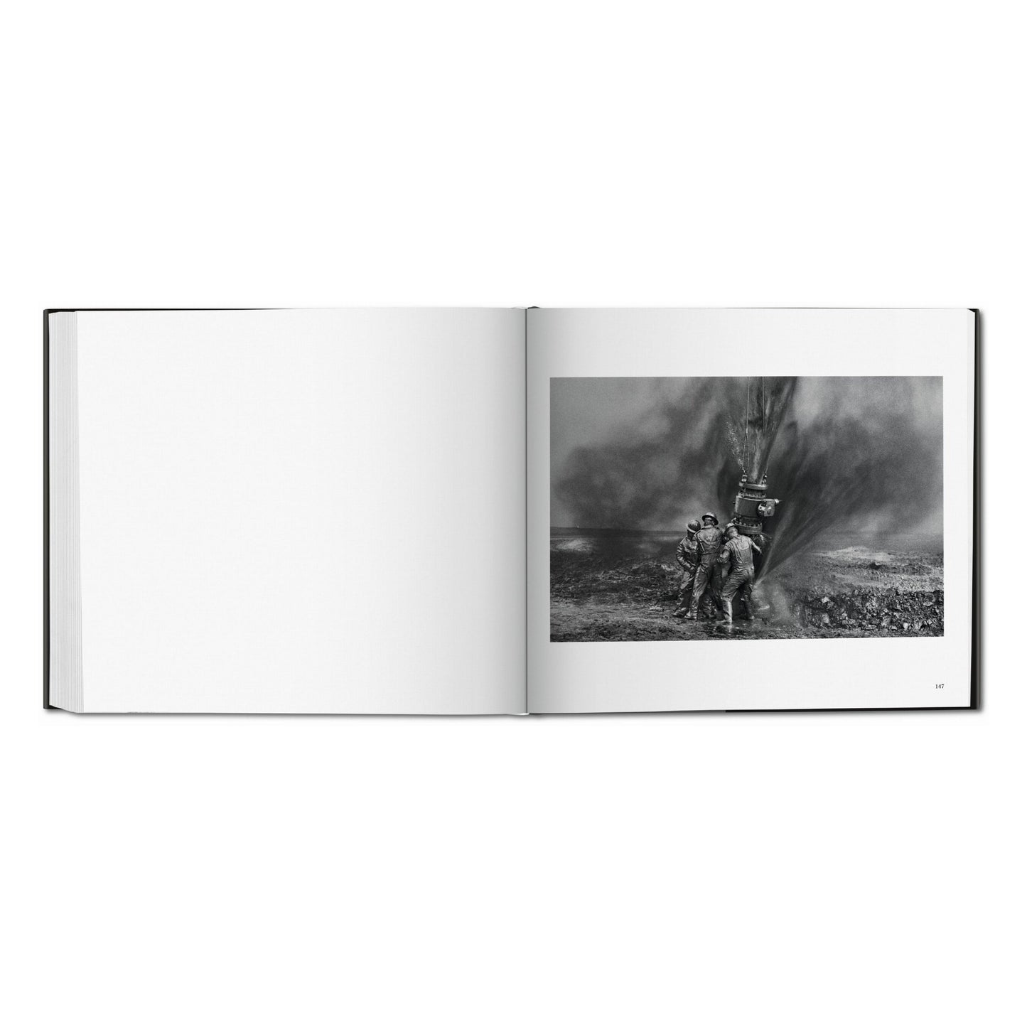 Sebastião Salgado. Kuwait. A Desert on Fire (German, French, English)