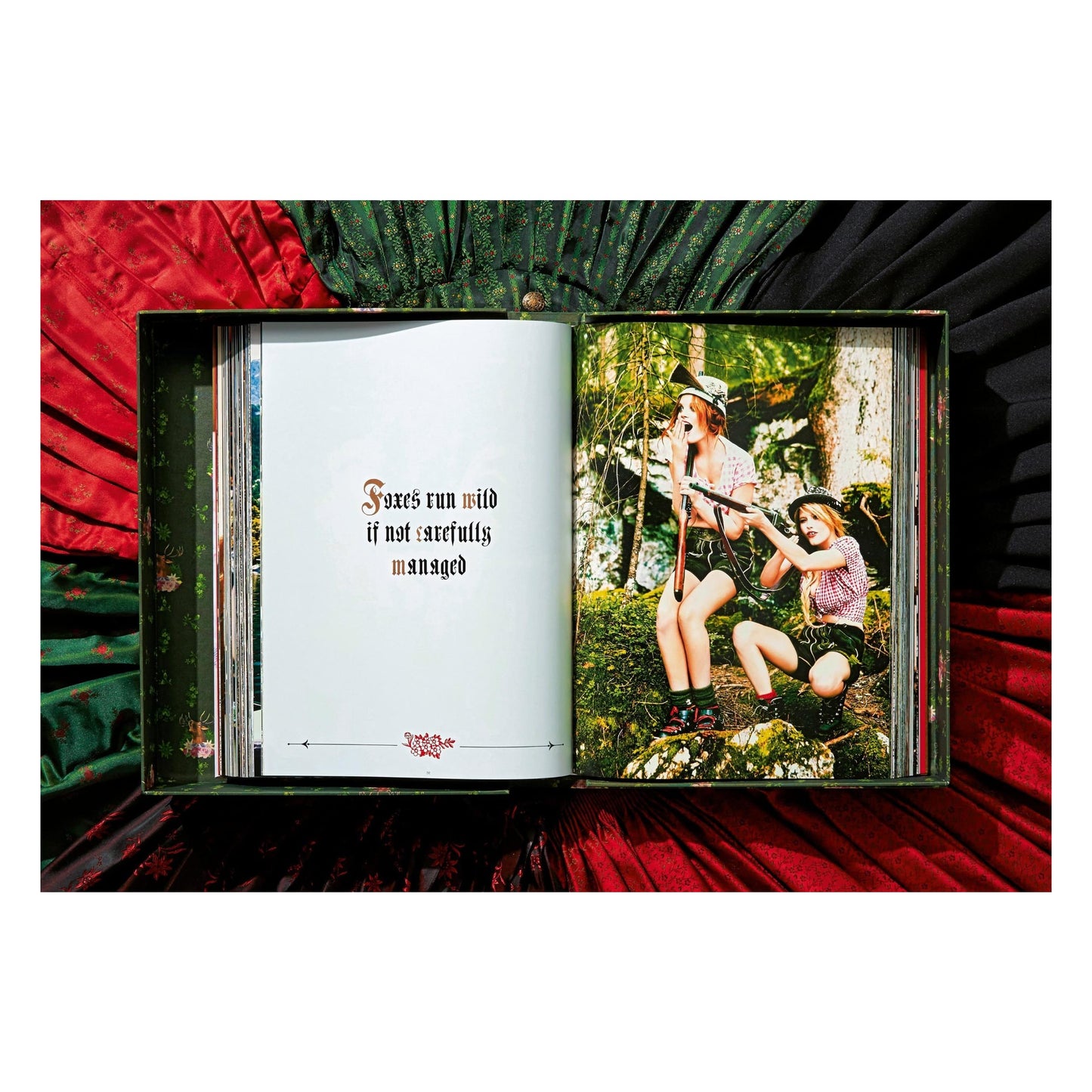 Ellen von Unwerth. Heimat, Art Edition No. 101–200 ‘The Cooks’ (German, French, English) (AP)