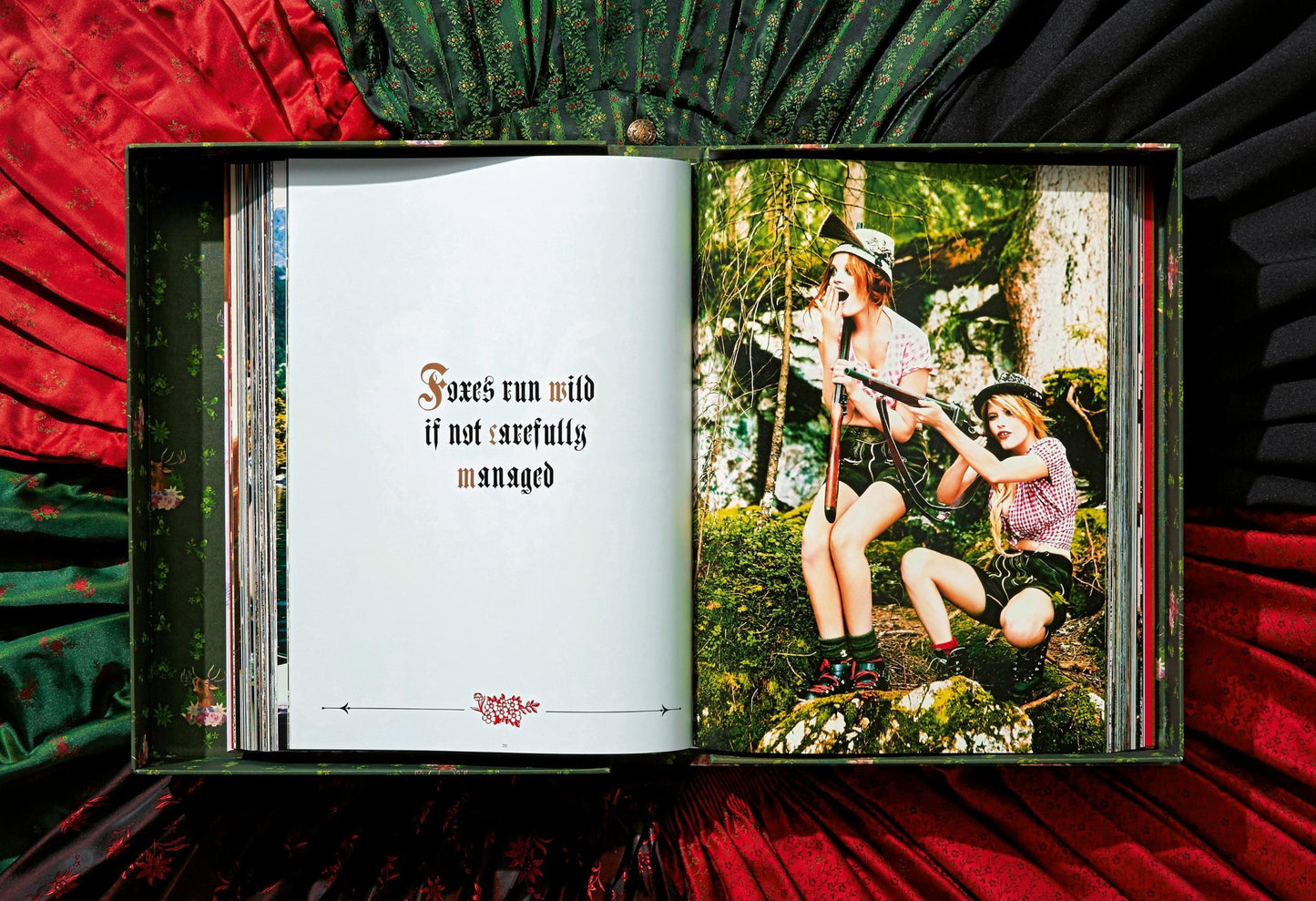 Ellen von Unwerth. Heimat. Art Edition No. 101–200 ‘The Cooks’ (German, French, English)