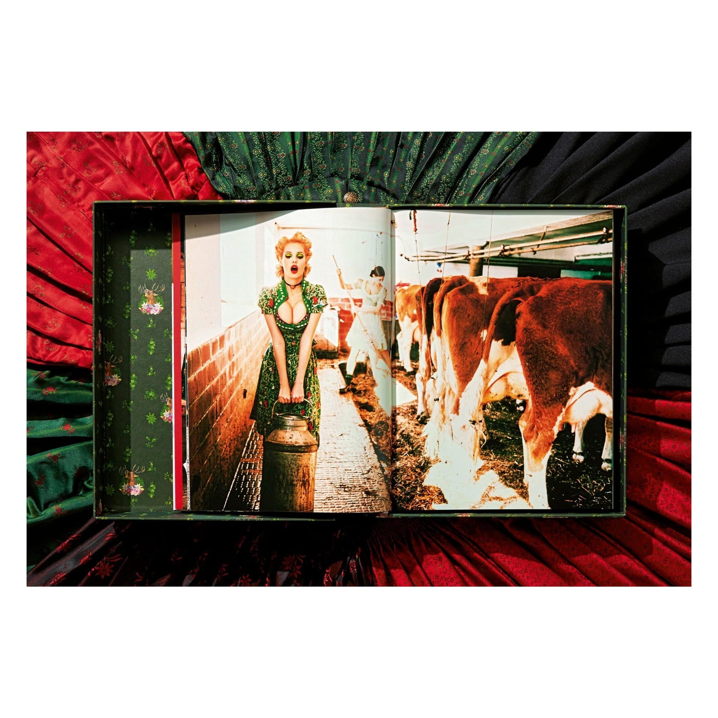 Ellen von Unwerth. Heimat, Art Edition No. 101–200 ‘The Cooks’ (German, French, English) (AP)