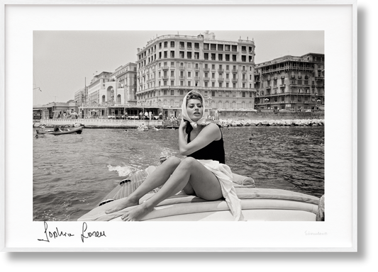 Sophia by Eisenstaedt. Art Edition No. 101–200, ‘Near Naples’, 1961 (English)