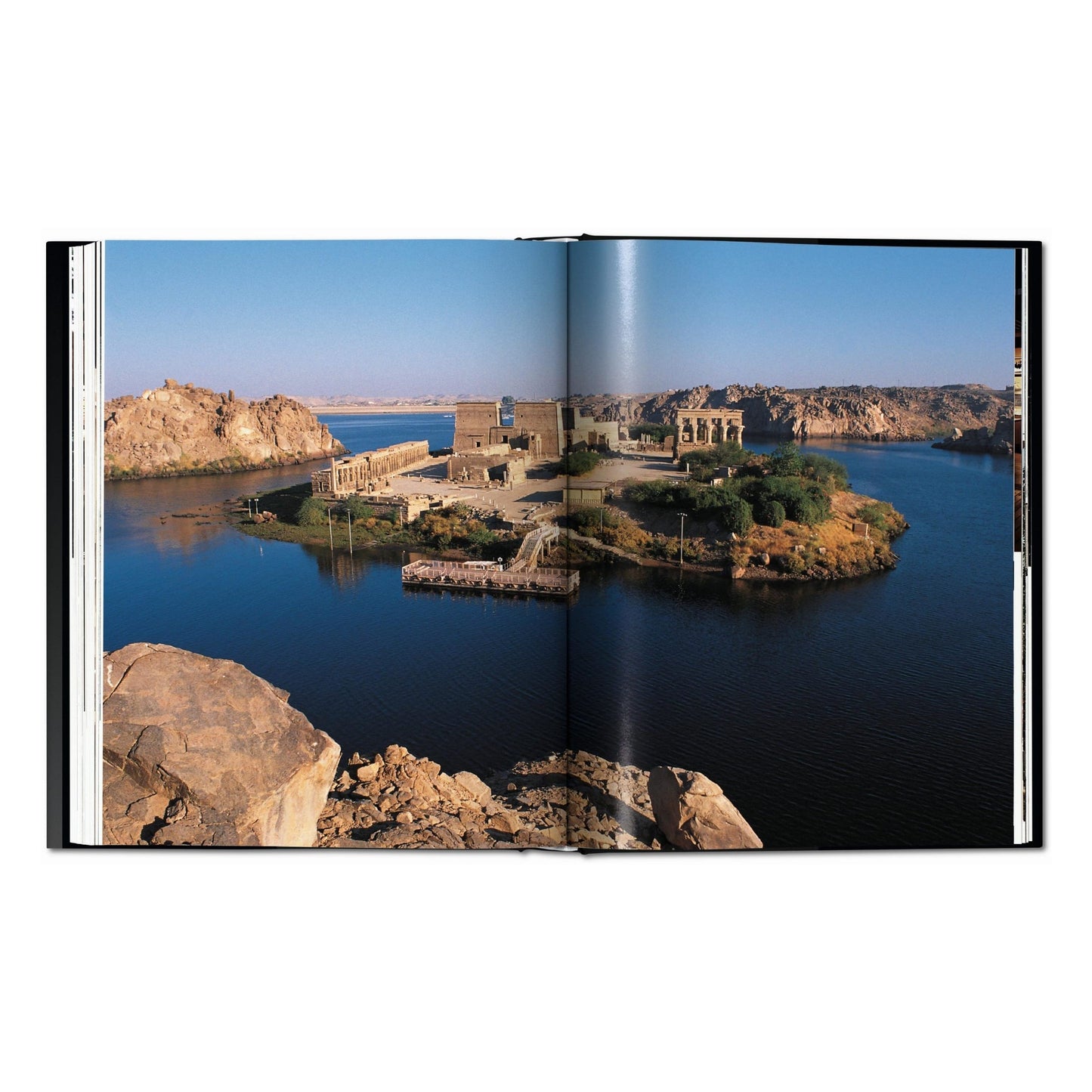 L'Egypte. Les hommes, les dieux, les pharaons (French)