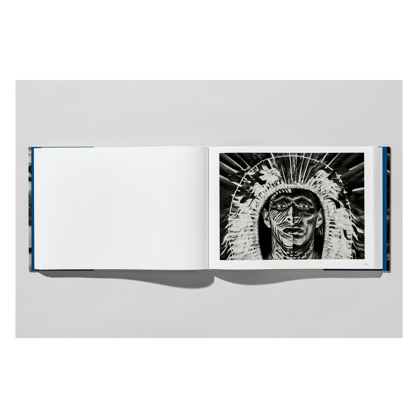 Sebastião Salgado. Amazônia (French)