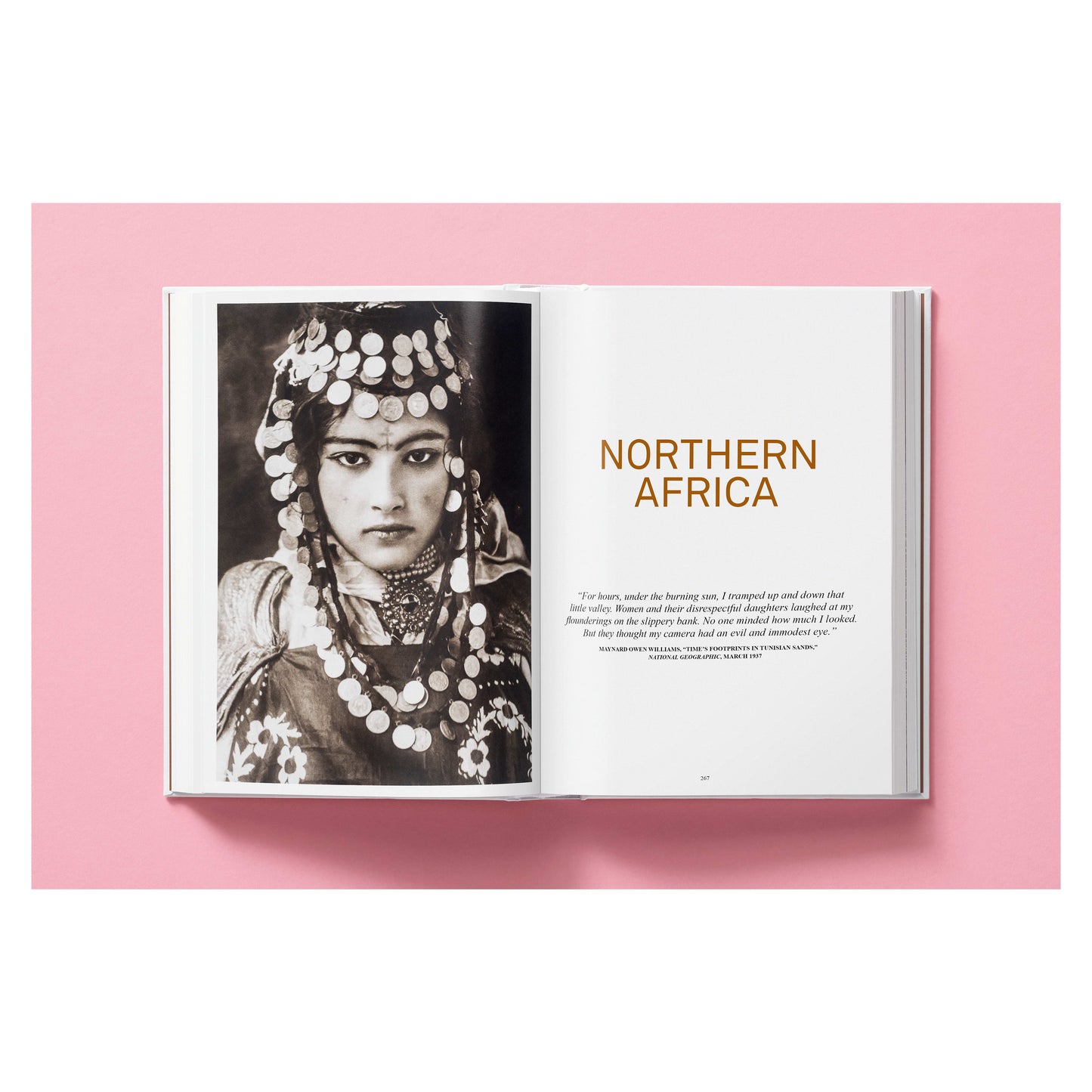 National Geographic. Around the World in 125 Years (English)