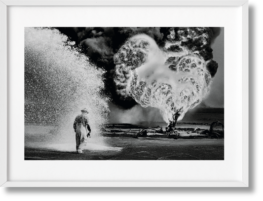 Sebastião Salgado. Kuwait. A Desert on Fire, Art Edition (English)